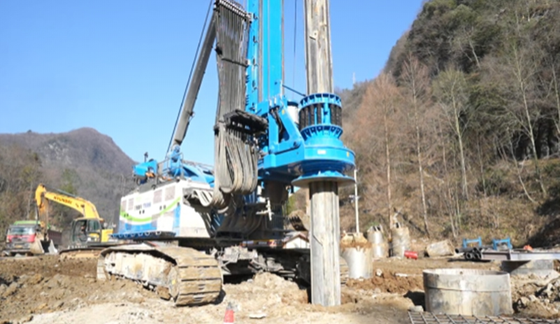 宇通電動(dòng)旋挖鉆高效助力宜涪高鐵 建設(shè)，用電動(dòng)科技打造綠色工程